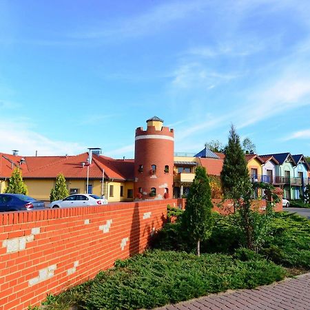 Hotel Daglezja Nad Jeziorem Kornickim Kórnik Exterior foto