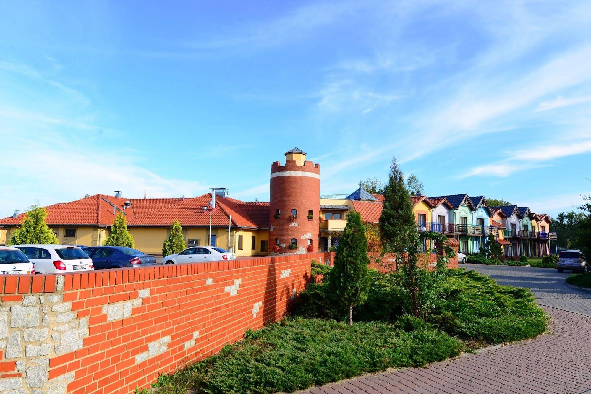 Hotel Daglezja Nad Jeziorem Kornickim Kórnik Exterior foto